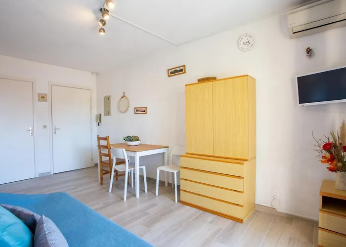 Saint James-3 By Interhome Lägenhet Le Lavandou